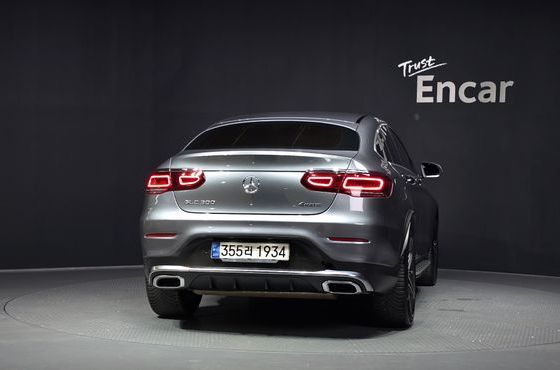 Mercedes-Benz GLC-Class GLC300 4MATIC Premium Coupe — пробег 54 974 км — фото 4 из 5