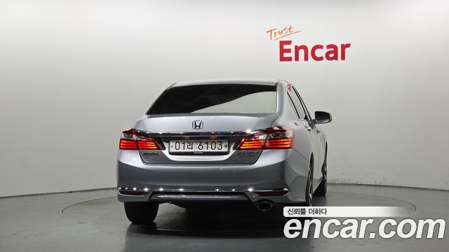 Honda Accord 2.4 9th — пробег 107 747 км — фото 4 из 5