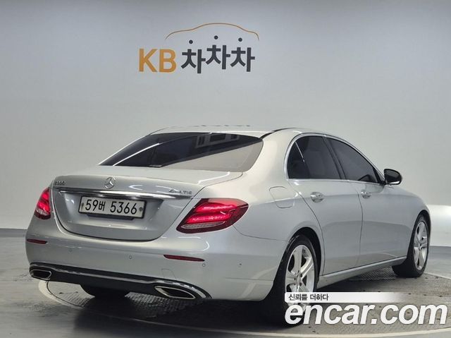Mercedes-Benz E-Class из Кореи Encar