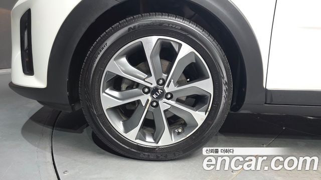 Kia Stonic из Кореи Encar