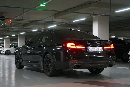 BMW 5-Series 520i M Sport — пробег 24 500 км — фото 2 из 5
