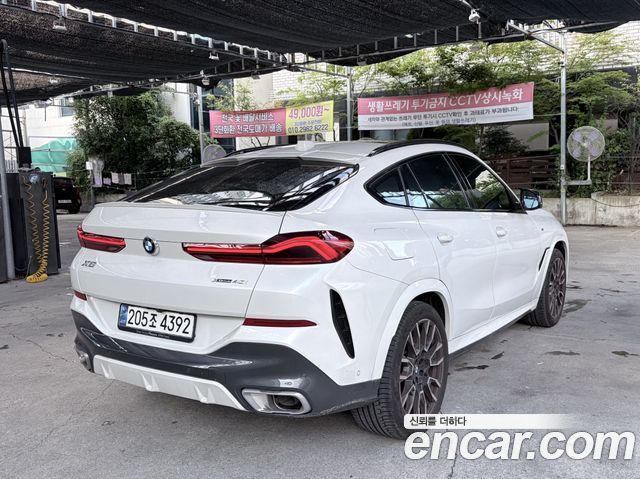 BMW X6 xDrive40i M Sport — пробег 14 000 км — фото 4 из 5