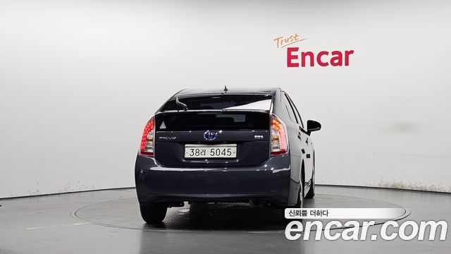 Toyota Prius из Кореи Encar