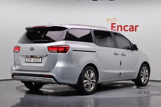 Kia Carnival 9-seater Prestige — пробег 48 312 км — фото 2 из 5
