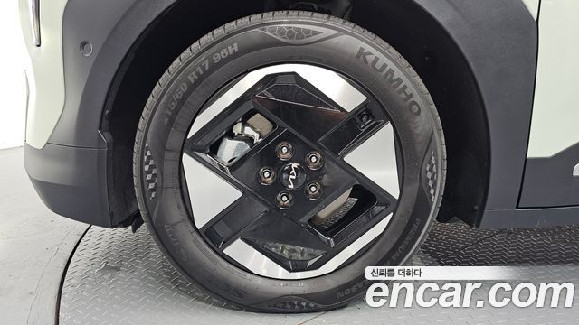 Kia EV3 Long Range 2WD AIr — пробег 9 680 км — фото 5 из 5