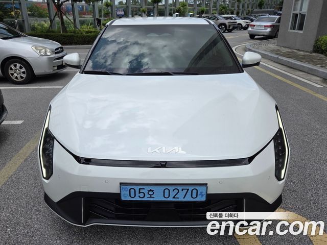 Kia EV4 Long Range 2WD Earth — пробег 650 км — фото 1 из 5