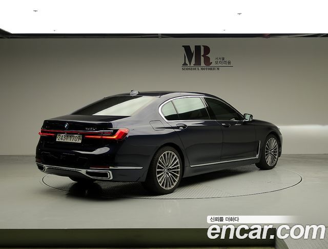BMW 7-Series 740Li xDrive Design Pure Excellence — пробег 83 334 км — фото 3 из 5