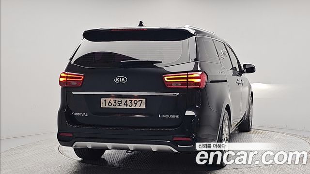 Kia Carnival Gasoline 7-Seater Limousine VIP — пробег 96 095 км — фото 2 из 5