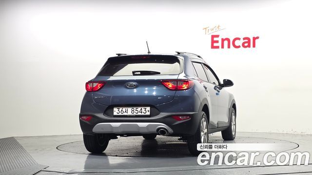 Kia Stonic из Кореи Encar