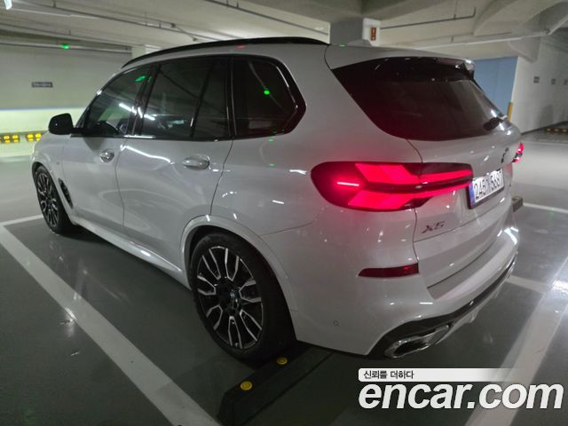 BMW X5 xDrive 40i M Sport Pro — пробег 5 180 км — фото 4 из 5