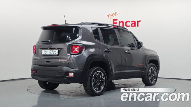 Jeep Renegade 2.0 Diesel Tailhawk AWD — пробег 70 007 км — фото 2 из 5