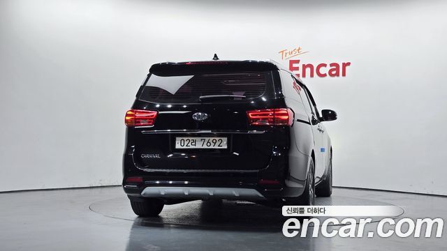 Kia Carnival из Кореи Encar