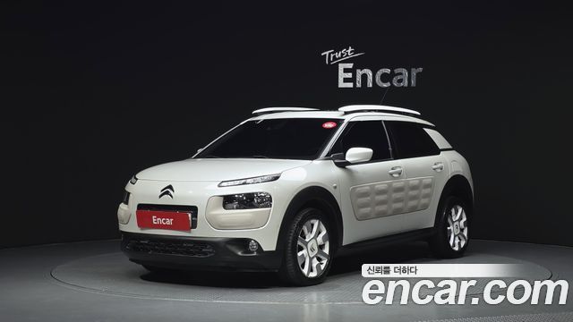 Citroen-DS C4 CACTUS 1.6 BlueHDi Shine — пробег 28 070 км — фото 1 из 5
