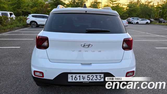 Hyundai Venue 1.6 Flux — пробег 35 550 км — фото 4 из 5
