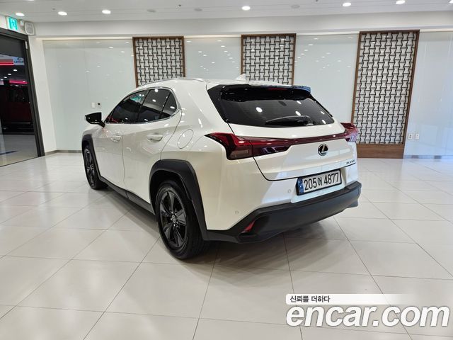 Lexus UX 2.0 2WD — пробег 22 122 км — фото 2 из 5