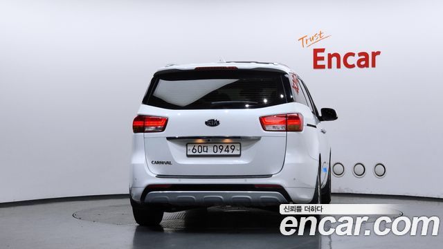 Kia Carnival из Кореи Encar