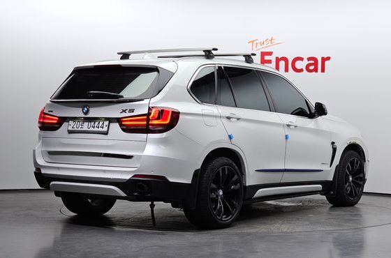 BMW X5 xDrive 30d — пробег 235 392 км — фото 2 из 5
