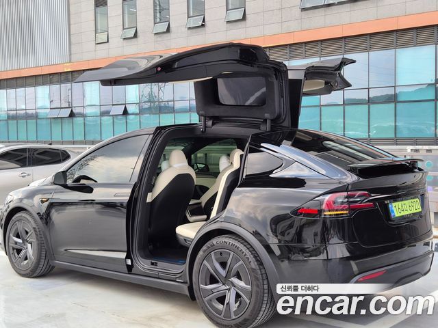 Tesla Model X AWD — пробег 1 069 км — фото 2 из 5