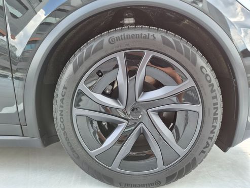 Tesla Model X AWD — пробег 1 069 км — фото 5 из 5