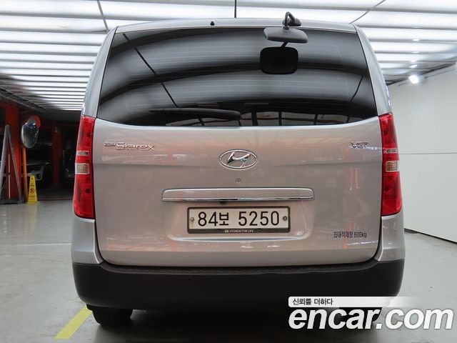 Hyundai Starex Van 5-Seater Style — пробег 135 900 км — фото 3 из 5