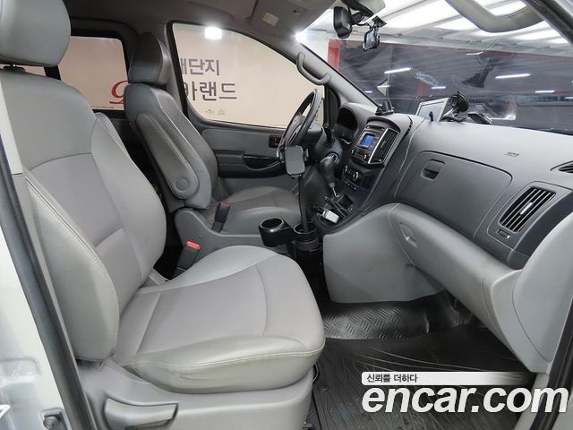 Hyundai Starex Van 5-Seater Style — пробег 135 900 км — фото 5 из 5