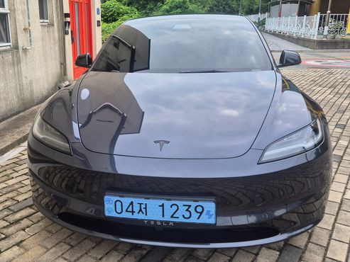 Tesla Model 3 스탠다드 RWD — пробег 980 км — фото 1 из 5