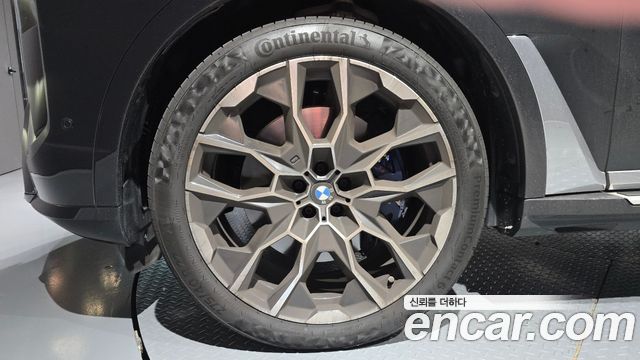 BMW X7 xDrive 40i M Sport 7STR — пробег 4 404 км — фото 5 из 5