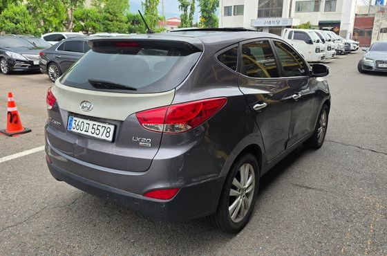 Hyundai Tucson Diesel 2WD LX20 Luxury — пробег 184 711 км — фото 4 из 5