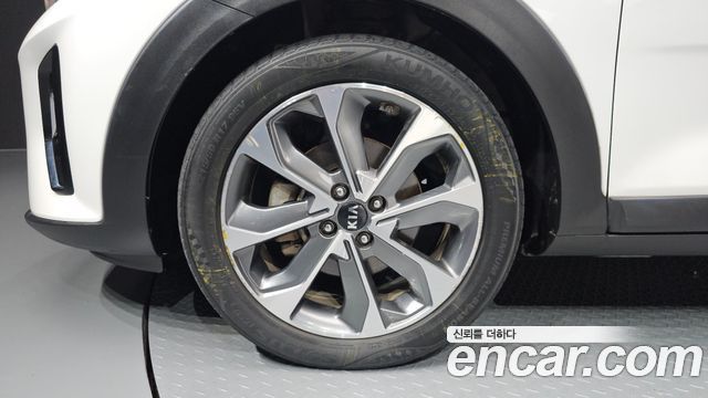 Kia Stonic из Кореи Encar