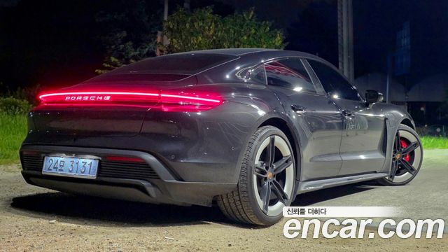 Porsche Taycan 4S — пробег 14 900 км — фото 1 из 5
