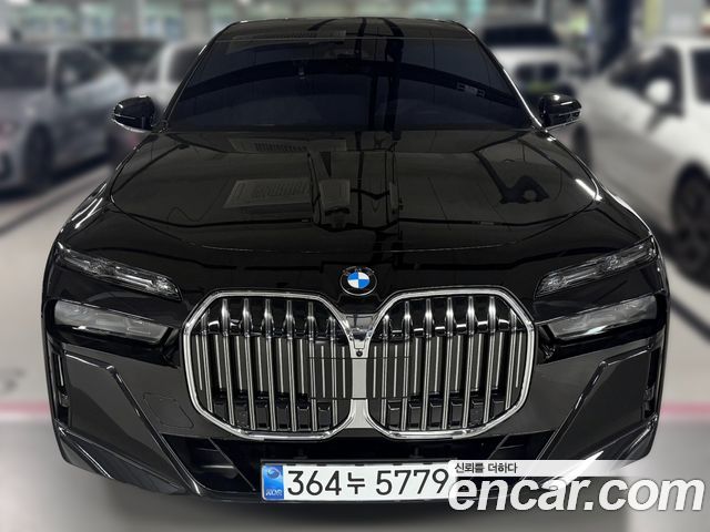BMW 7-Series 740d xDrive M Sport — пробег 798 км — фото 1 из 5
