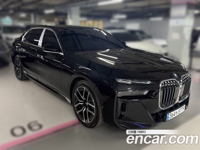 BMW 7-Series 740d xDrive M Sport — пробег 798 км — фото 2 из 5