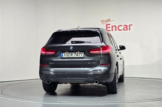 BMW X1 xDrive 20i M Sport — пробег 42 514 км — фото 4 из 5