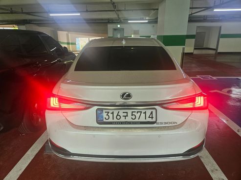 Lexus ES Executive — пробег 9 000 км — фото 2 из 5