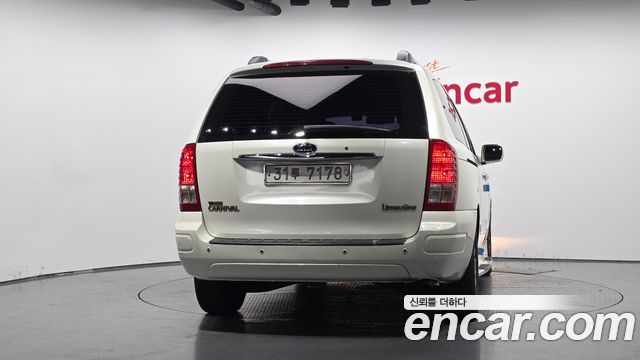 Kia Carnival LIMITED Limousine 9-seater — пробег 273 340 км — фото 4 из 5