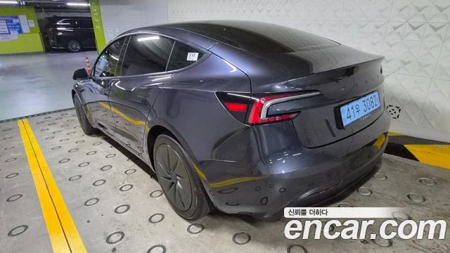 Tesla Model 3 스탠다드 RWD — пробег 750 км — фото 4 из 5
