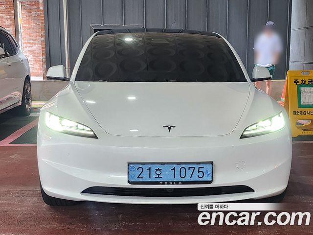 Tesla Model 3 Premium Long Range RWD — пробег 986 км — фото 1 из 5