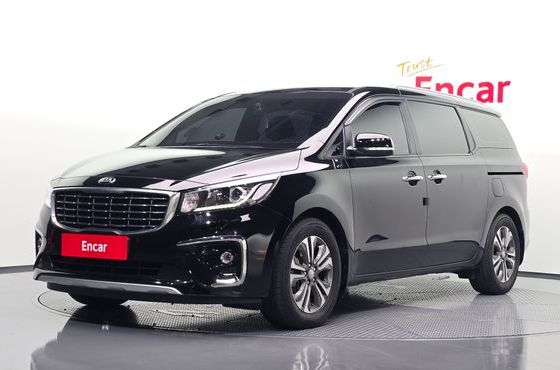 Kia Carnival 9-Seater Luxury — пробег 76 965 км — фото 1 из 5