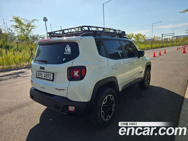 Jeep Renegade 2.0 Diesel Tailhawk AWD — пробег 96 400 км — фото 2 из 5