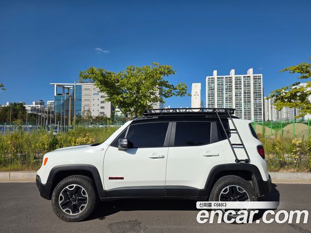 Jeep Renegade 2.0 Diesel Tailhawk AWD — пробег 96 400 км — фото 5 из 5