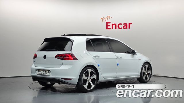 Volkswagen Golf 2.0 GTI — пробег 92 460 км — фото 2 из 5