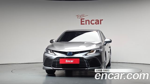 Toyota Camry 2.5 LE Hybrid — пробег 11 818 км — фото 3 из 5