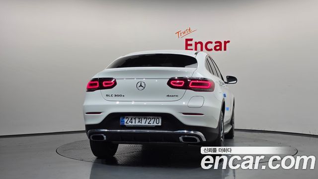 Mercedes-Benz GLC-Class GLC300e 4MATIC Coupe — пробег 31 098 км — фото 4 из 5