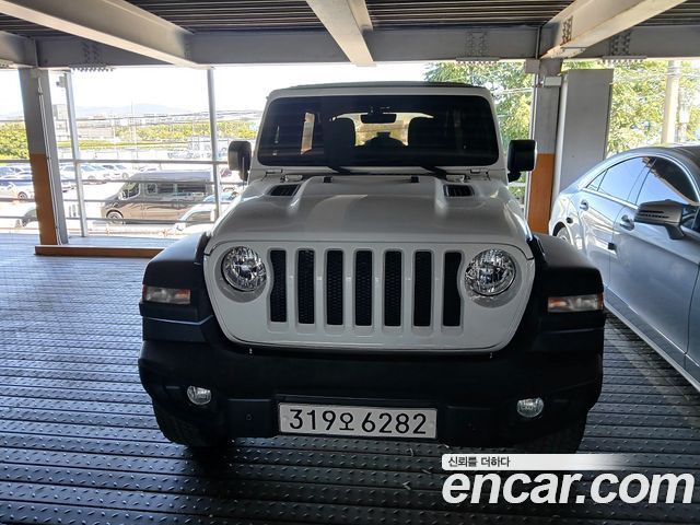 Jeep Wrangler 2.0 Sport 4Door — пробег 28 948 км — фото 1 из 5