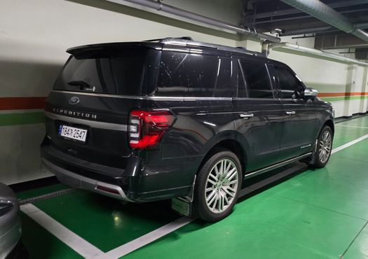 Ford Expedition Platinum 4WD 8Seater — пробег 50 800 км — фото 2 из 5