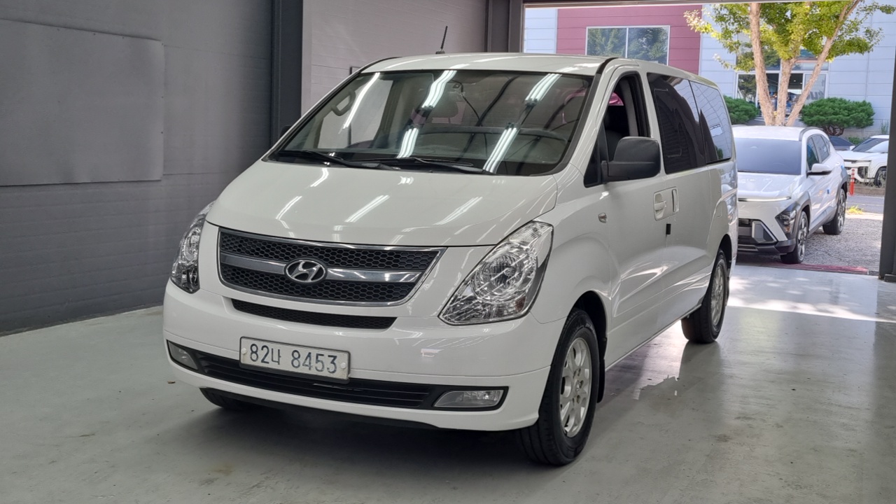 Hyundai Starex 5-Seater LPi VAN CVX Luxury — пробег 190 291 км — фото 1 из 5