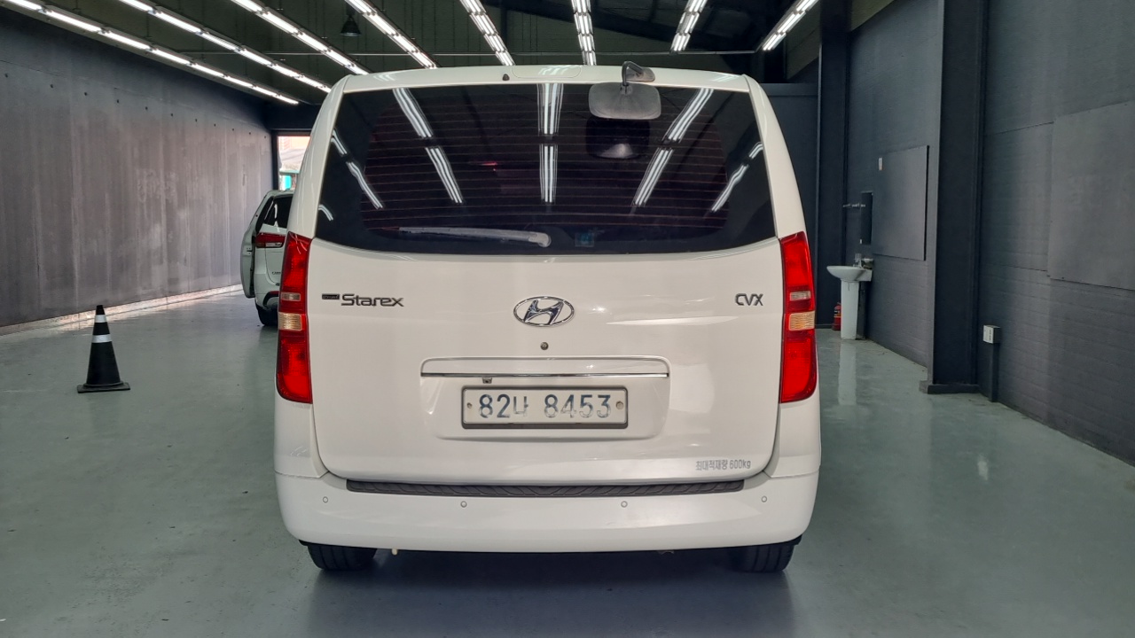 Hyundai Starex 5-Seater LPi VAN CVX Luxury — пробег 190 291 км — фото 4 из 5
