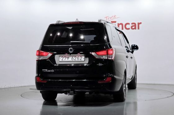 Ssangyong KORANDO 4WD 9-Seater Adventure 60th Edition — пробег 185 136 км — фото 4 из 5