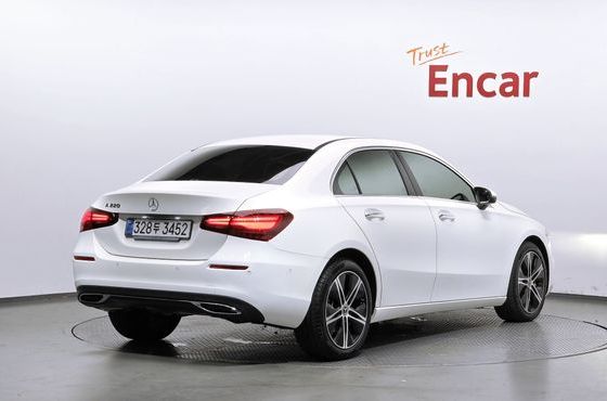 Mercedes-Benz A-Class A220 Sedan — пробег 7 385 км — фото 2 из 5