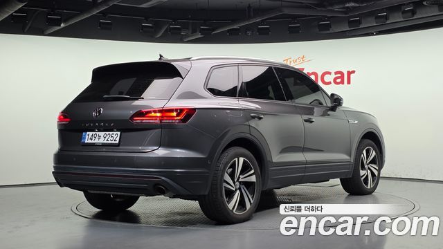 Volkswagen Touareg 3.0 TDI Premium — пробег 145 234 км — фото 2 из 5